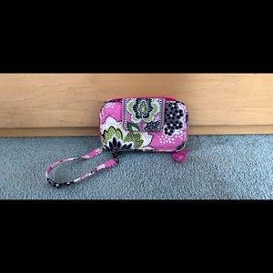 vera bradley wristlet